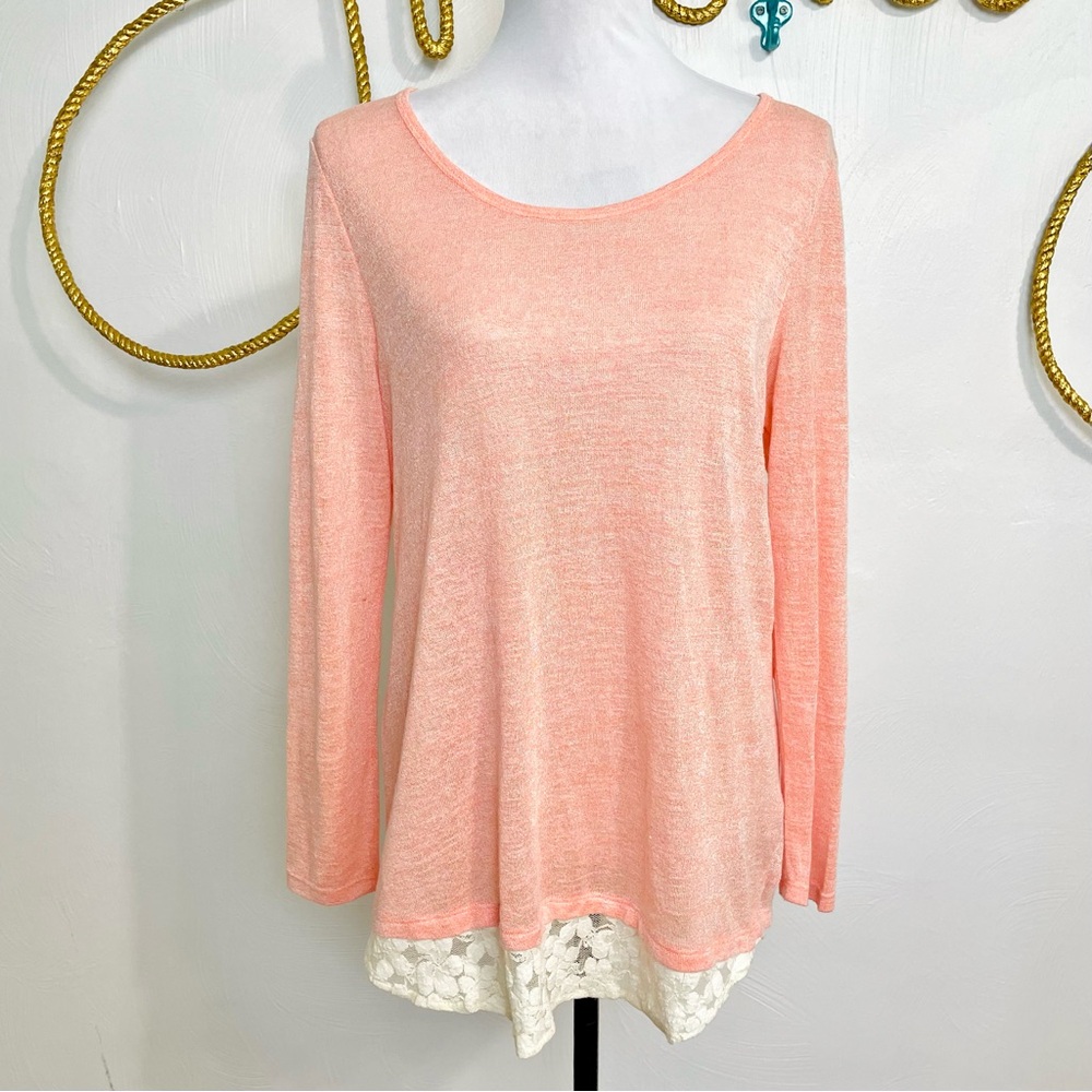Boho knit peach top cutout lace backing and lace hem trim size Large 12-14